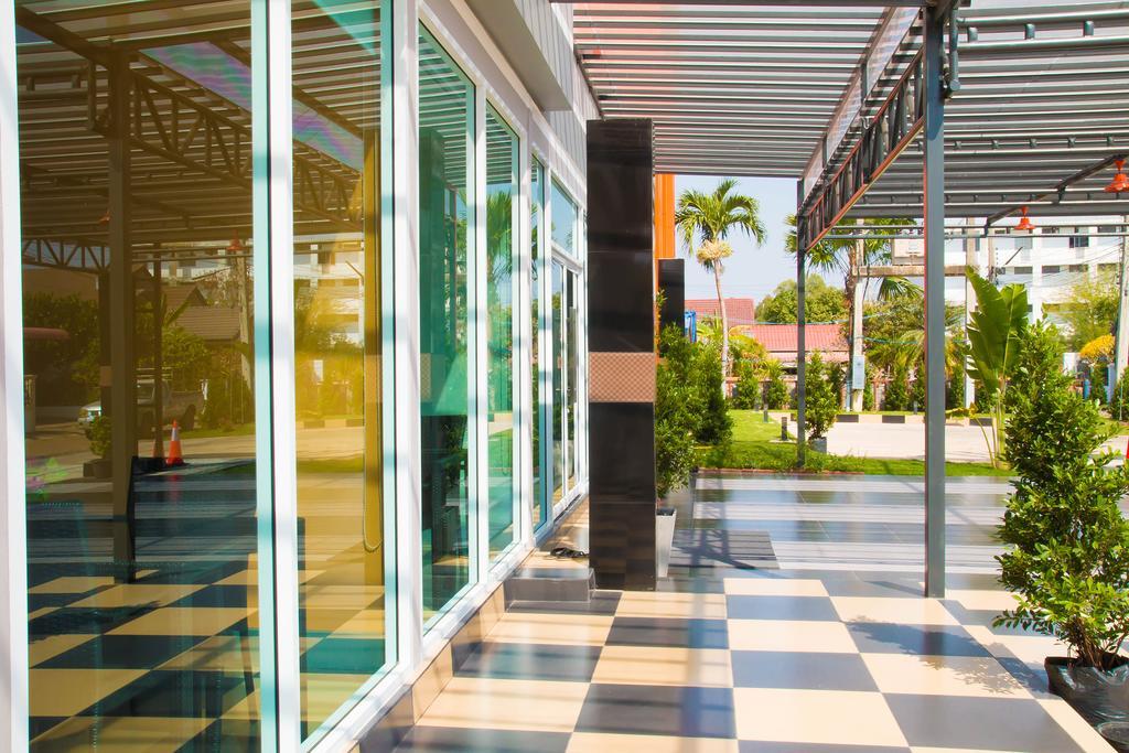 The Premium Residence Roi Et Exterior photo